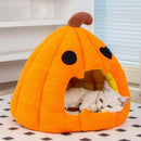 Caminha Abóbora Halloween para Gatos e Cães Pequenos – Macia, Divertida e com Design Semi‑Fechado