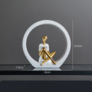 Escultura Decorativa Menina Leitora em Resina