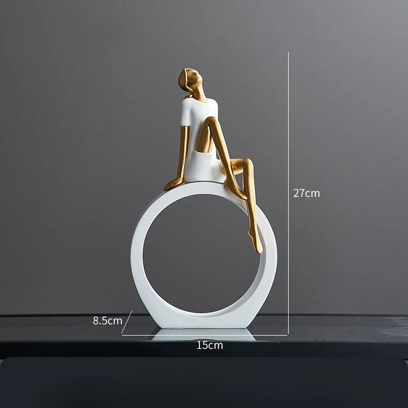 Escultura Decorativa Menina Leitora em Resina